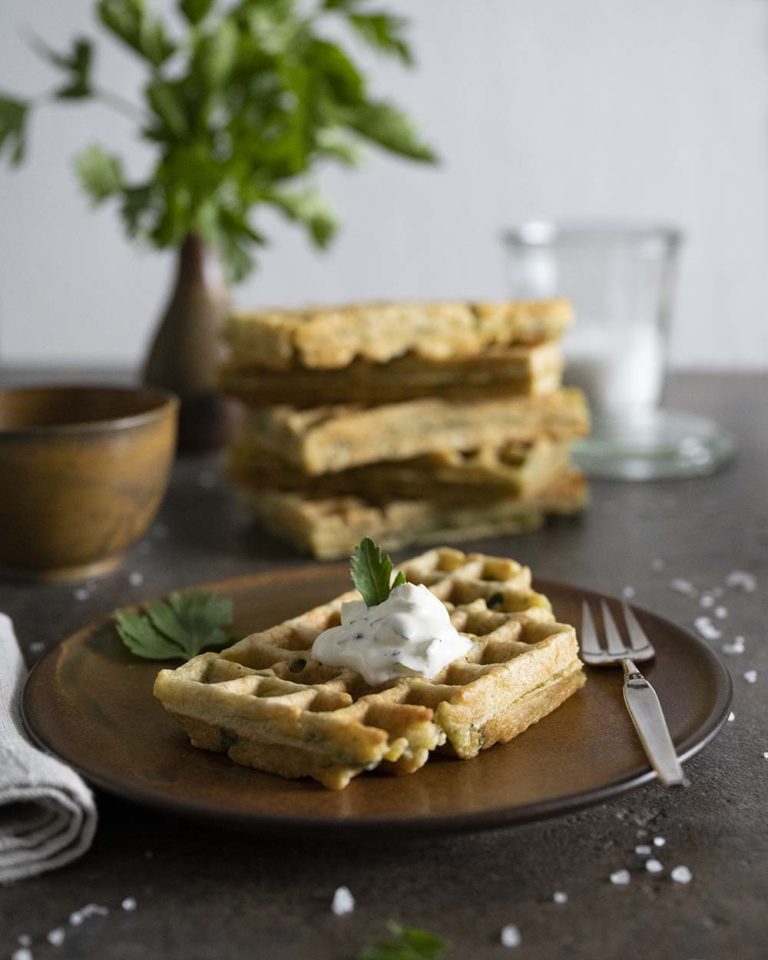 Selbstgemachte Kartoffelwaffeln mit Kräutern | Ein herzhaftes Rezept