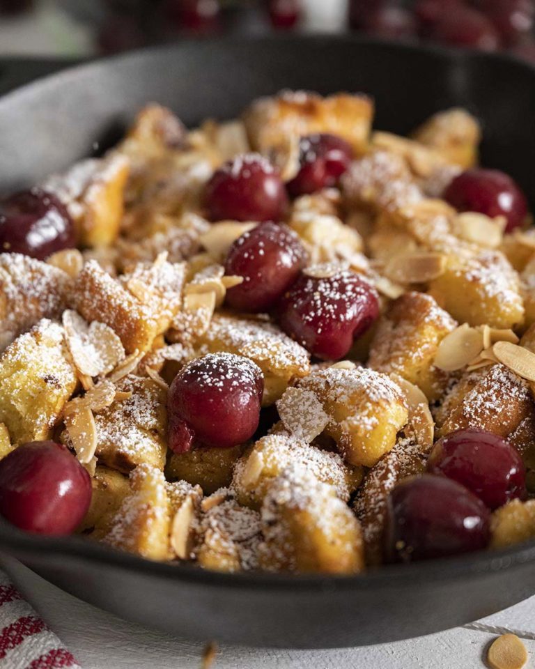 Klassischer Kaiserschmarrn mit Kirschen | Ein Rezept wie im Original