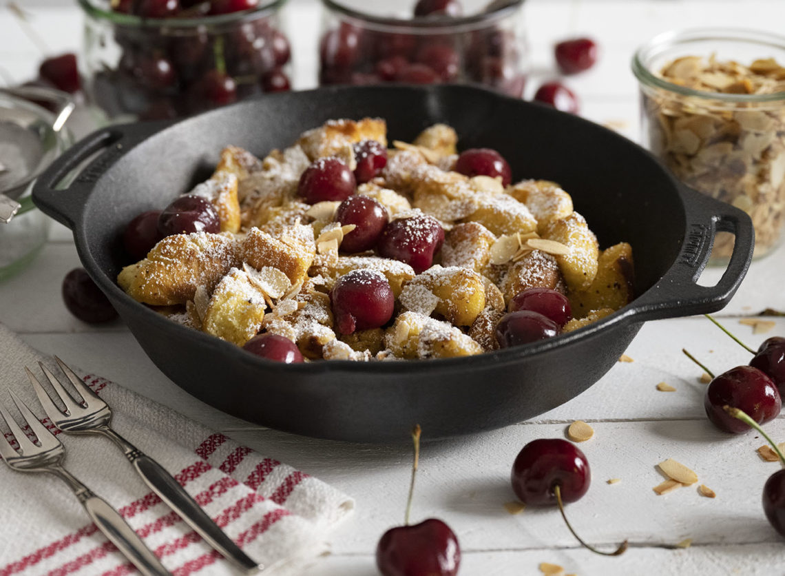 Klassischer Kaiserschmarrn mit Kirschen | Ein Rezept wie im Original